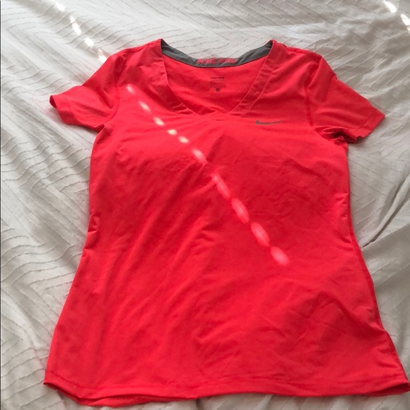 Nike Tops - Nike sports Tee